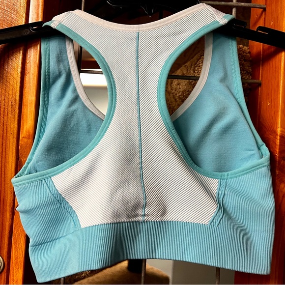 Large Front Zip Avia Sports Bra - Picture 2 of 3